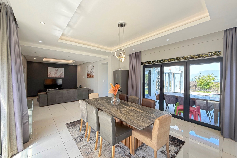 4 Bedroom Property for Sale in Baronetcy Estate Western Cape